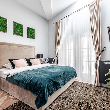Sun Lighted Cathedral Square Studio Appartement Vilnius Buitenkant foto